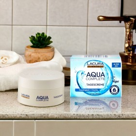 مرطب نهاري ACUA LACURA